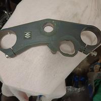 piastra di sterzo superiore Suzuki 1000 k7