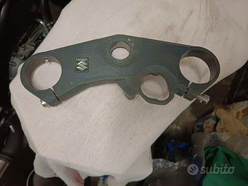 piastra di sterzo superiore Suzuki 1000 k7