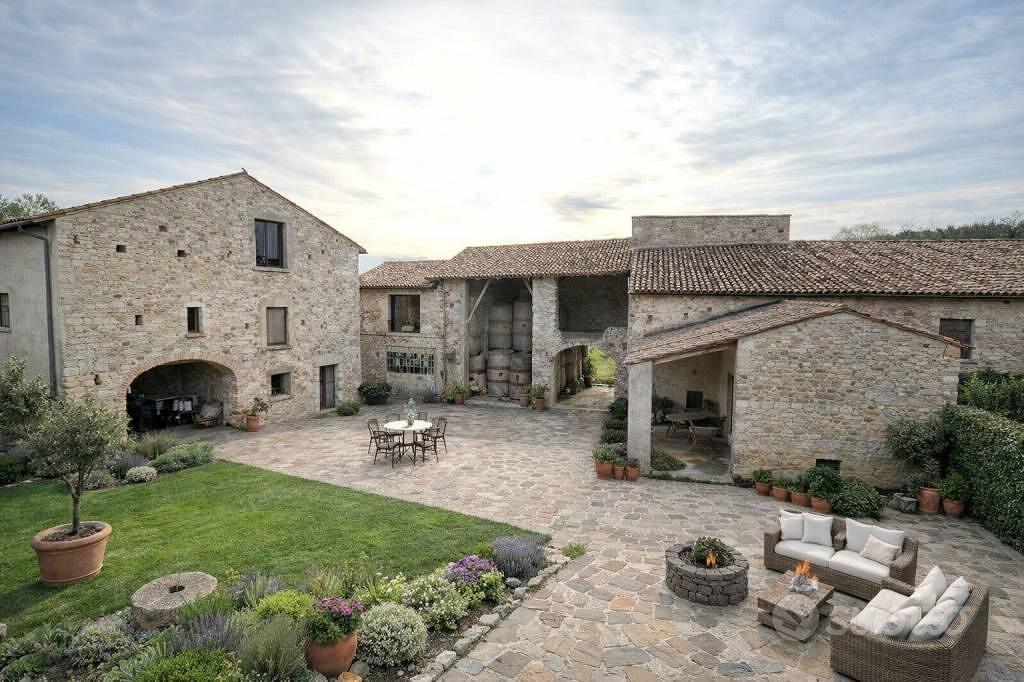 Rustico / Casale di 1509 m² con più di 5 locali e - Vista 2