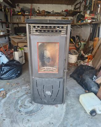 stufa pellet funzionante