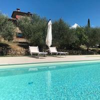 Casa per vacanze fra Umbria e Toscana con piscina