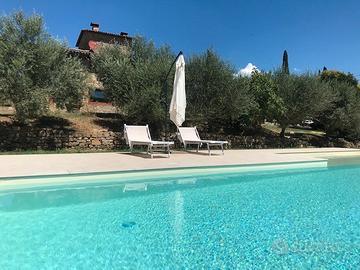 Casa per vacanze fra Umbria e Toscana con piscina