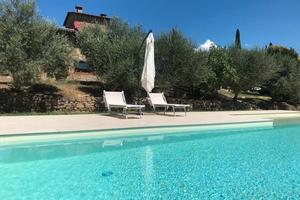 Casa per vacanze fra Umbria e Toscana con piscina