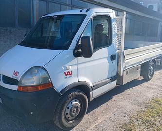 Furgone Renault master cassonato, indistruttibile