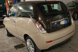 Lancia Ypsilon Y MODAMILANO neopatentati PERFETTA