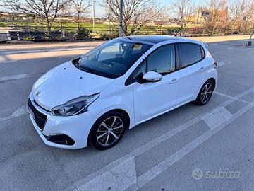 PEUGEOT 208 1.4 eHDi 68cv Active Tetto panoramico