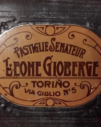 VECCHIA ANTICA SCATOLA DI LATTA LEONE GIOBERGE 