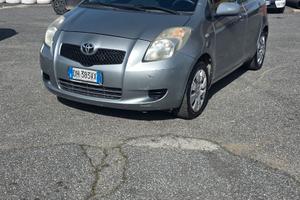 Toyota Yaris 180mila km perfetta neopatentati 