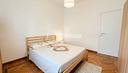 ampia-stanza-con-bagno-privato-a-due-passi-dalla
