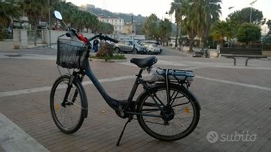 Bicicletta Atala a pedalata assistita