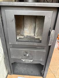 Stufa a legna mai Usata DANNEGGIATA DA TRASPORTO