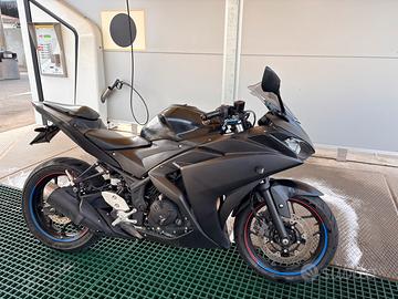 Yamaha yzf-r3 2016