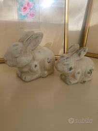 Conigli in ceramica
