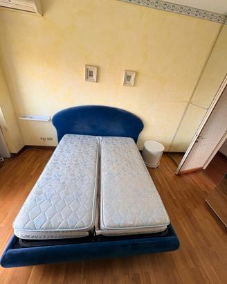 letto matrimoniale con cassettone e due materassi 