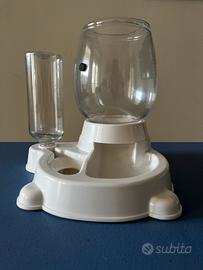 Dispenser cibo per gatti