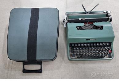 Macchina da scrivere Olivetti lettera 32