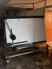 Tavolo da disegno.