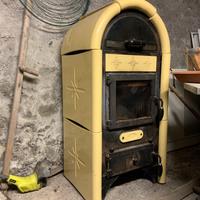 Stufa a legna con forno