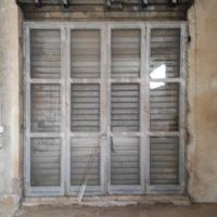 2 Porte in ferro e vetro