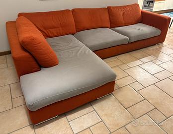 Divano angolare con penisola a destra