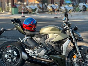 Ducati Streetfighter V2