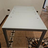 tavolo in cristallo bianco allungabile