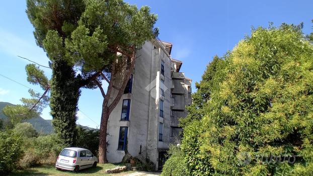 2 LOCALI A TORRE CAJETANI