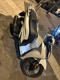 Sh 125 incidentato