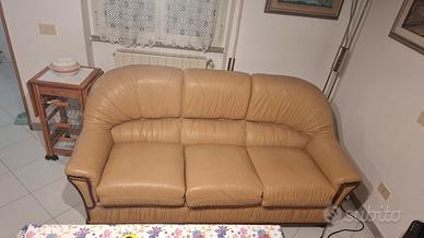 Divano vera pelle color beje 