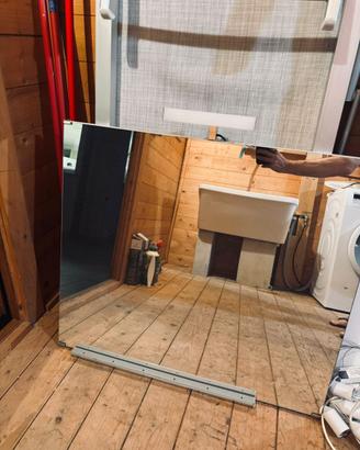 Specchio da bagno con luce e staffa a muro