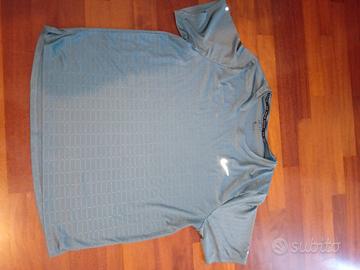 maglia maniche corte della nike