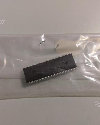 Chip MB90F562 microcontroller Cypress nuovo, 2 pz