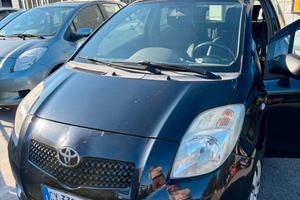 YARIS D4D 1.4 CAMBIO AUTOMATICO NERA