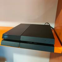 PS4 500 GB + 8 giochi