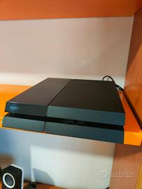 PS4 500 GB + 8 giochi