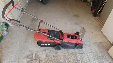 TAGLIAERBA A BATTERIA