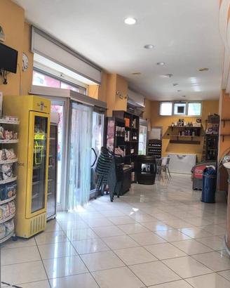 Attività / Licenza di 90 m² con 1 locale a Montoro