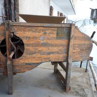 antico attrezzo usato in agricoltura