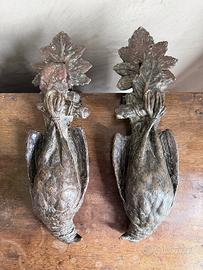 Coppia di battente antico in bronzo (pernici)