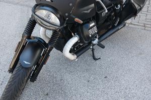 moto Guzzi v7 stone