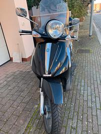 Scooter Beverly  tourer 250