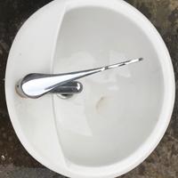 Lavandino con miscelatore