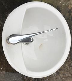 Lavandino con miscelatore