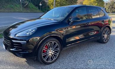 Porsche cayenne platinum edition