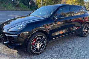 Porsche cayenne platinum edition