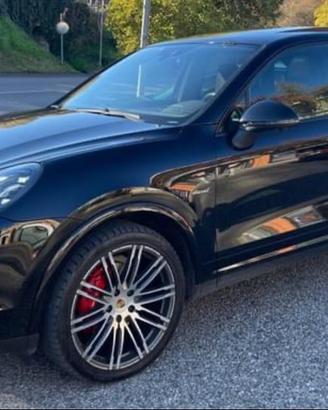 Porsche cayenne platinum edition