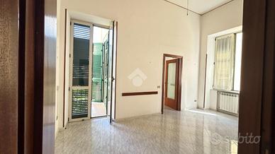 3 LOCALI A NAPOLI