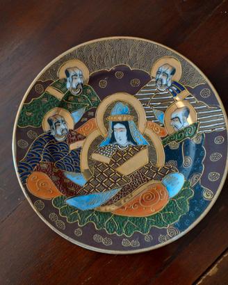 Piatti antichi Satsuma giapponesi dipinti a mano