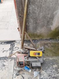 Montacarico a bandiera 