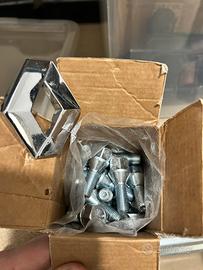 Bulloni ruota e stemma renault cofano